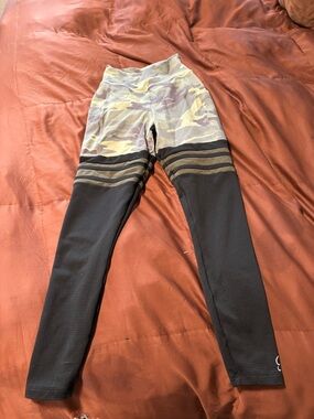 Bombshell Sportswear Camo Leggings – Black/Green – Made in USA